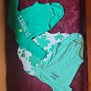 🔴 Set of 3 onsies size 3 month